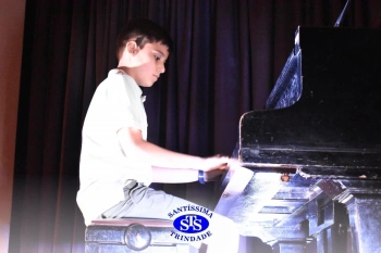 Alunos apresentam suas habilidades no Recital de Piano