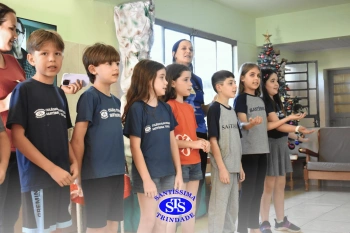 Alunos visitam idosos do Asilo Santo Antônio e levam doações | 4º ano