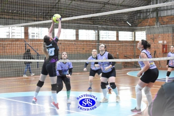 1º Torneio Franciscano de Vôlei Feminino Adulto reúne comunidade escolar