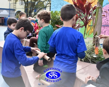 2º ano faz marionetes com materiais reciclados
