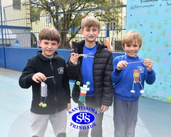 2º ano faz marionetes com materiais reciclados