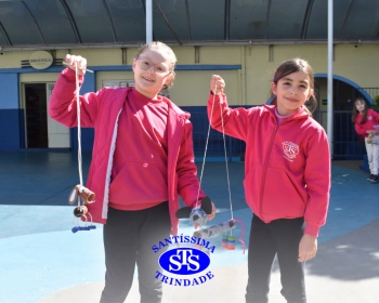 2º ano faz marionetes com materiais reciclados