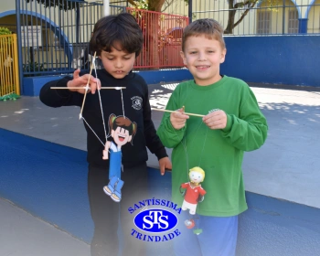 2º ano faz marionetes com materiais reciclados