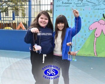 2º ano faz marionetes com materiais reciclados