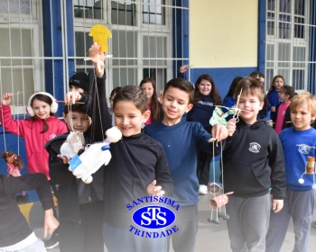 2º ano faz marionetes com materiais reciclados
