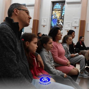 Famílias se reúnem para celebrar