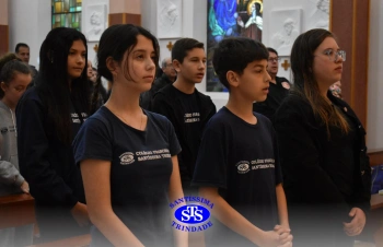 Famílias se reúnem para celebrar