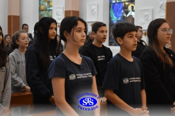 Famílias se reúnem para celebrar
