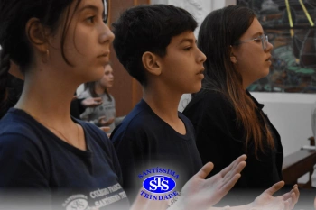 Famílias se reúnem para celebrar