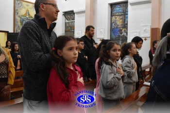 Famílias se reúnem para celebrar