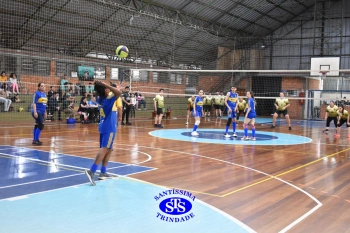Colégio e APM promovem 1º Torneio de Vôlei Misto no 23º Valorando