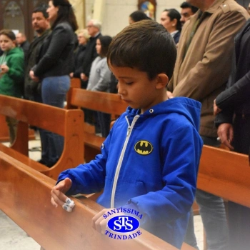 Famílias do Colégio se reúnem em momentos de oração e gratidão na Catedral