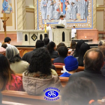 Famílias do Colégio se reúnem em momentos de oração e gratidão na Catedral