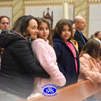 Famílias do Colégio se reúnem em momentos de oração e gratidão na Catedral