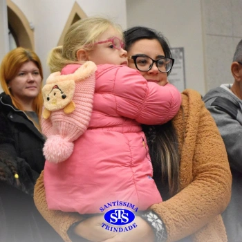 Famílias do Colégio se reúnem em momentos de oração e gratidão na Catedral