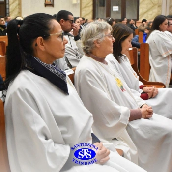 Famílias do Colégio se reúnem em momentos de oração e gratidão na Catedral