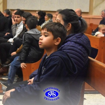 Famílias do Colégio se reúnem em momentos de oração e gratidão na Catedral