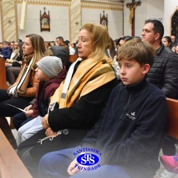 Famílias do Colégio se reúnem em momentos de oração e gratidão na Catedral