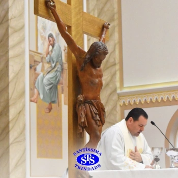 Famílias do Colégio se reúnem em momentos de oração e gratidão na Catedral