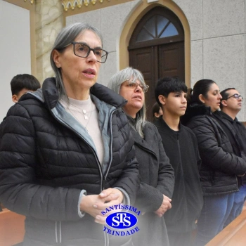 Famílias do Colégio se reúnem em momentos de oração e gratidão na Catedral