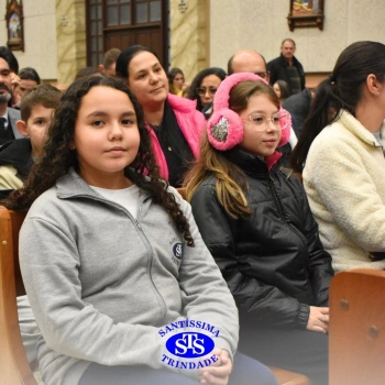 Famílias do Colégio se reúnem em momentos de oração e gratidão na Catedral