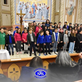 Famílias do Colégio se reúnem em momentos de oração e gratidão na Catedral
