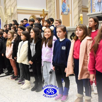 Famílias do Colégio se reúnem em momentos de oração e gratidão na Catedral
