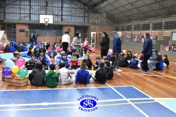 1º Anoitecer no Santíssima reúne turmas de Infantil 5 e de 1º ano