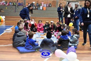 1º Anoitecer no Santíssima reúne turmas de Infantil 5 e de 1º ano