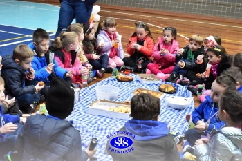 1º Anoitecer no Santíssima reúne turmas de Infantil 5 e de 1º ano