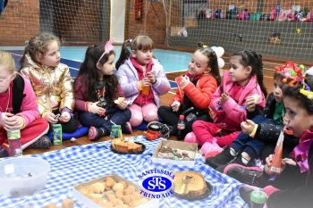 1º Anoitecer no Santíssima reúne turmas de Infantil 5 e de 1º ano