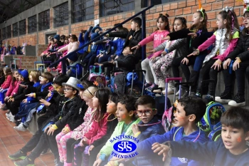 1º Anoitecer no Santíssima reúne turmas de Infantil 5 e de 1º ano
