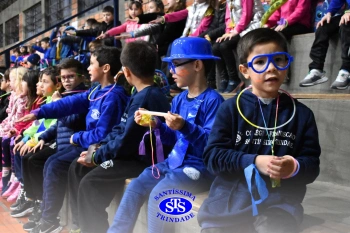 1º Anoitecer no Santíssima reúne turmas de Infantil 5 e de 1º ano