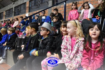 1º Anoitecer no Santíssima reúne turmas de Infantil 5 e de 1º ano