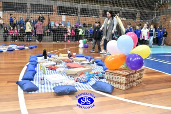 1º Anoitecer no Santíssima reúne turmas de Infantil 5 e de 1º ano