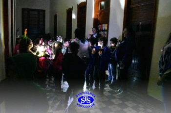 1º Anoitecer no Santíssima reúne turmas de Infantil 5 e de 1º ano
