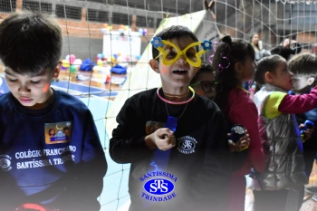 1º Anoitecer no Santíssima reúne turmas de Infantil 5 e de 1º ano