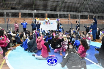 1º Anoitecer no Santíssima reúne turmas de Infantil 5 e de 1º ano