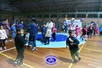 1º Anoitecer no Santíssima reúne turmas de Infantil 5 e de 1º ano