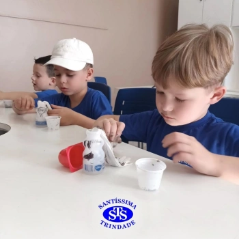 Aulas no laboratório de ciências promovem aprendizado lúdico 