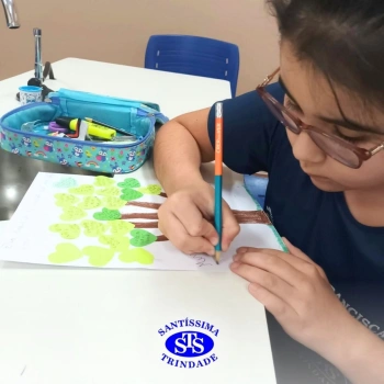 Aulas no laboratório de ciências promovem aprendizado lúdico 