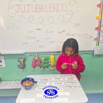 Processo de alfabetização ocorre de forma lúdica no 1º ano