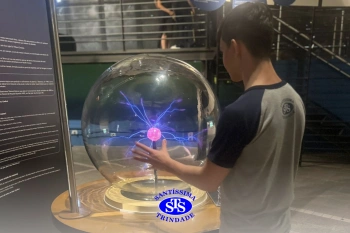 Estudantes exploram experiências interativas no Museu da PUC | 9º ano