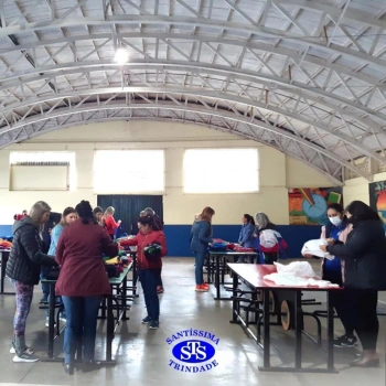 6ª edição do Brechó Solidário de Uniformes do Colégio ocorreu hoje