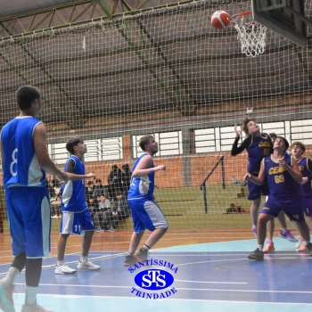 Estudantes do Santíssima e do CEAP, de Ijuí, participam de Amistoso de Basquete