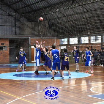 Estudantes do Santíssima e do CEAP, de Ijuí, participam de Amistoso de Basquete