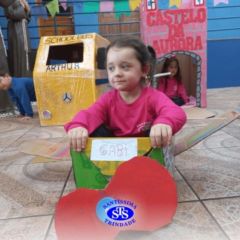 Alunos criam brinquedos a partir de caixas | Infantil 3