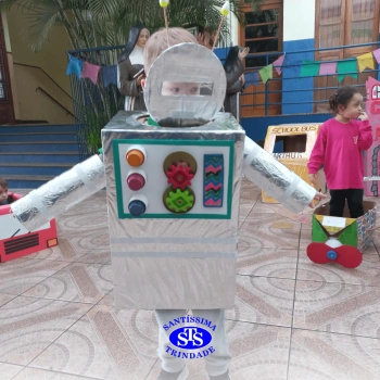Alunos criam brinquedos a partir de caixas | Infantil 3