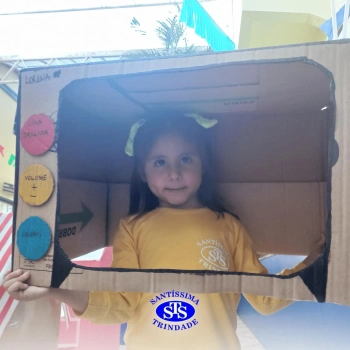 Alunos criam brinquedos a partir de caixas | Infantil 3