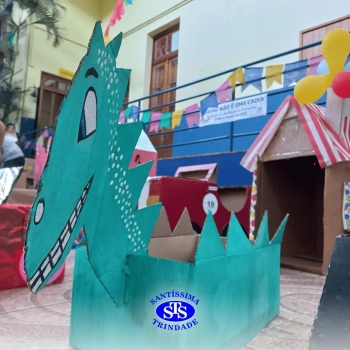 Alunos criam brinquedos a partir de caixas | Infantil 3